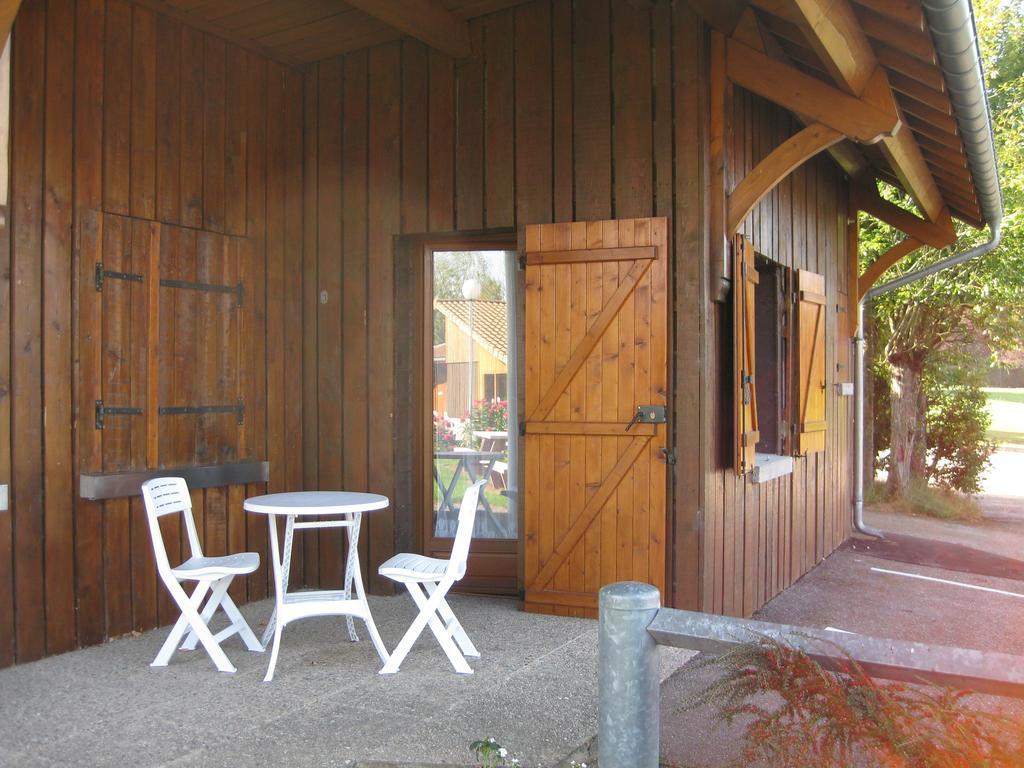 Camping Porte Des Vosges Bulgnéville Стая снимка