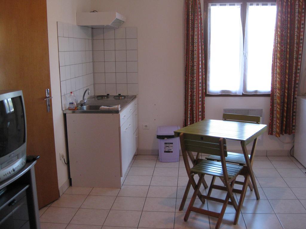 Camping Porte Des Vosges Bulgnéville Стая снимка