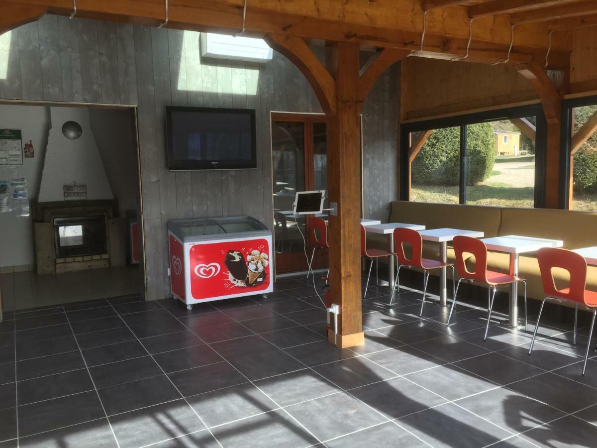 Camping Porte Des Vosges Bulgnéville Екстериор снимка