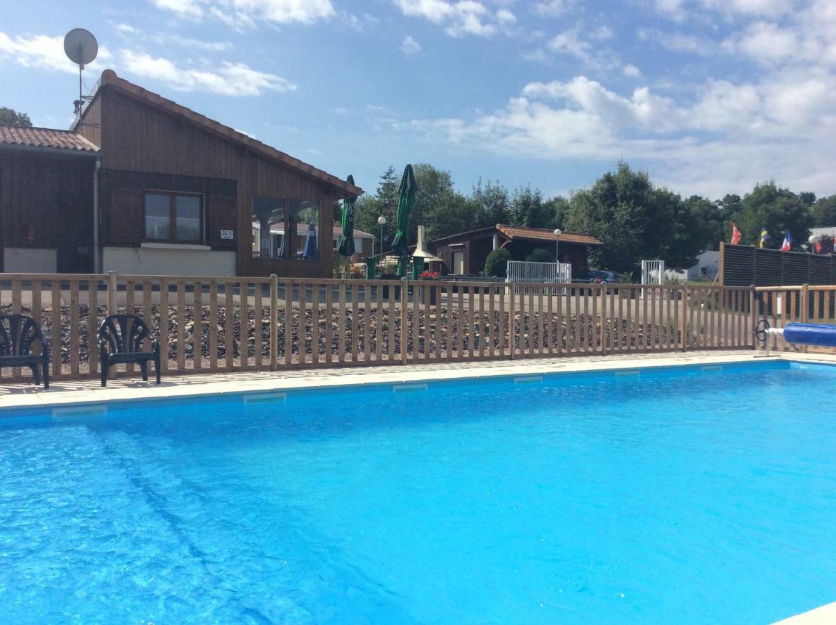 Camping Porte Des Vosges Bulgnéville Екстериор снимка