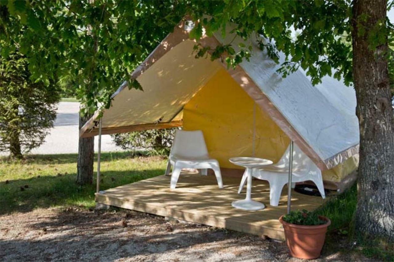 Camping Porte Des Vosges Bulgnéville Екстериор снимка